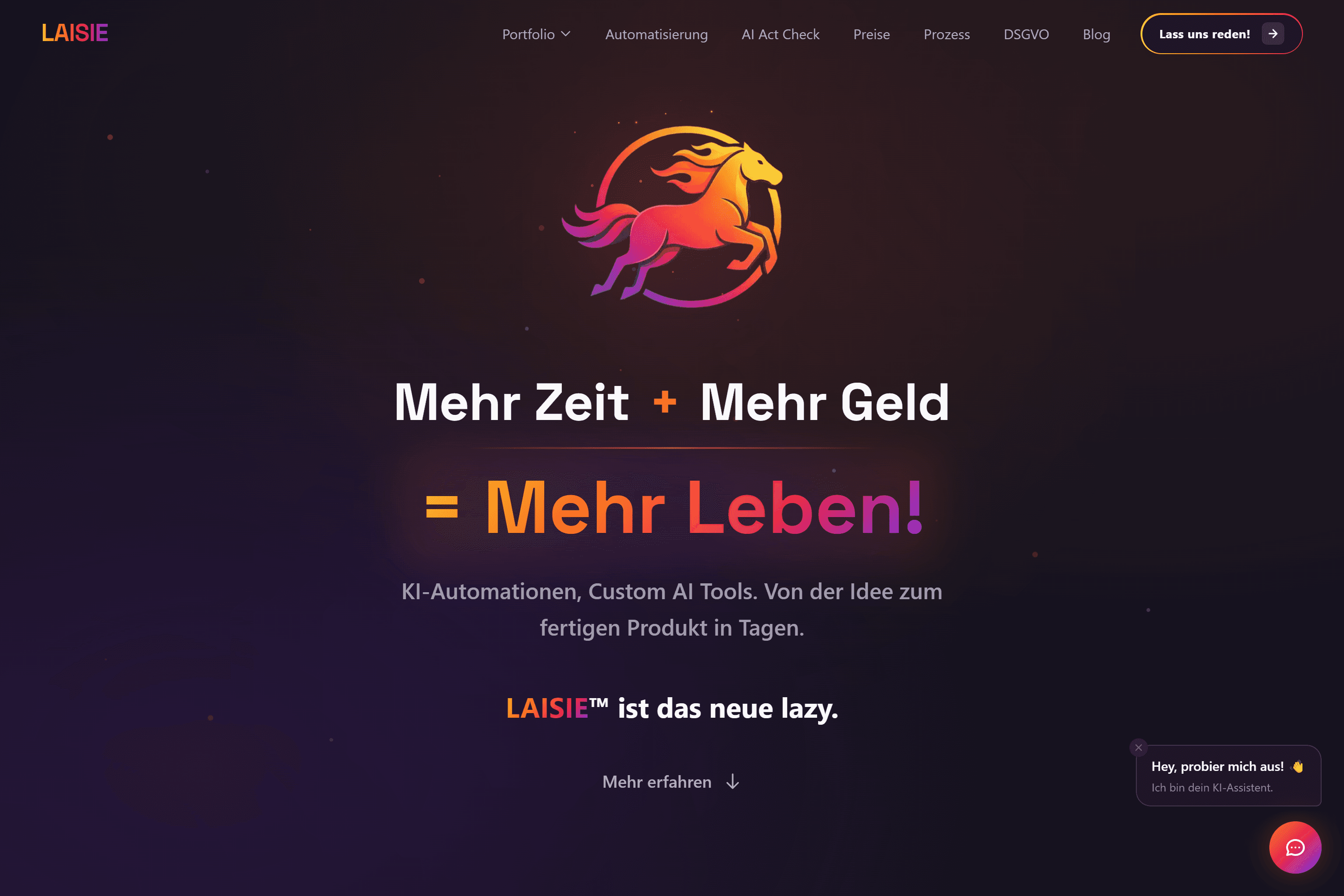 Startseite mit farbigem Pferdezeichen, animiertem Hintergrund und dem Einstieg zu KI-Automatisierungen.